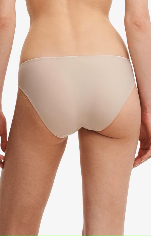 Classic briefs Chantelle with bow and embroidery